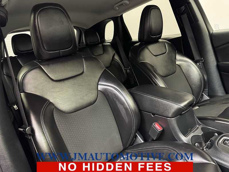 Used 2020 Jeep Cherokee Latitude Plus AWD/4WD image 20