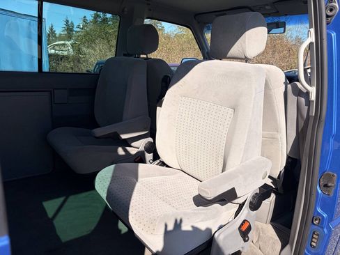 Used 2001 Volkswagen Eurovan FWD image 19