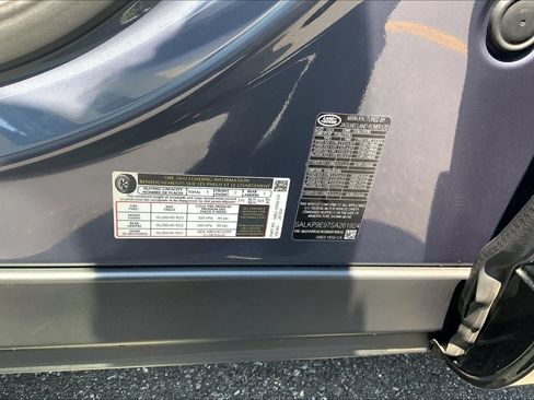 Certified 2025 Land Rover Range Rover SE AWD/4WD image 33