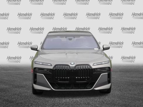 Used 2023 BMW i7 xDrive60 w/ Executive Package 2 AWD/4WD image 3