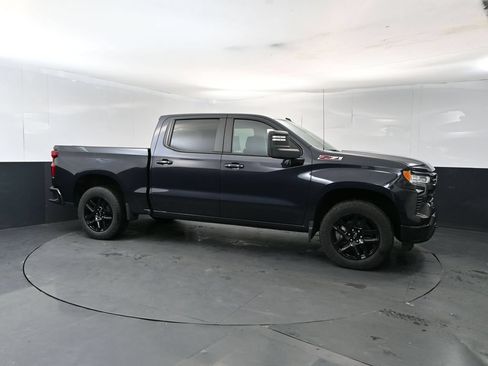 Used 2024 Chevrolet Silverado 1500 RST w/ Z71 Off-Road Package AWD/4WD image 7