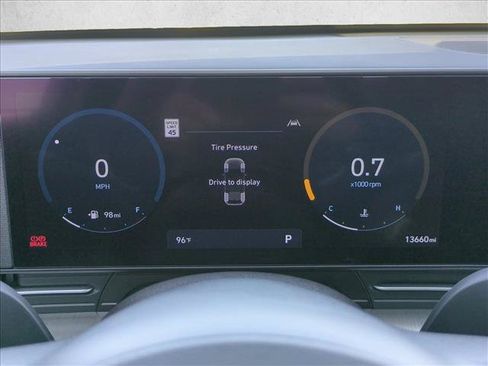 Used 2024 Hyundai Kona Limited FWD image 11