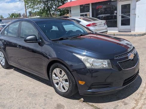 Used 2014 Chevrolet Cruze LS FWD image 3