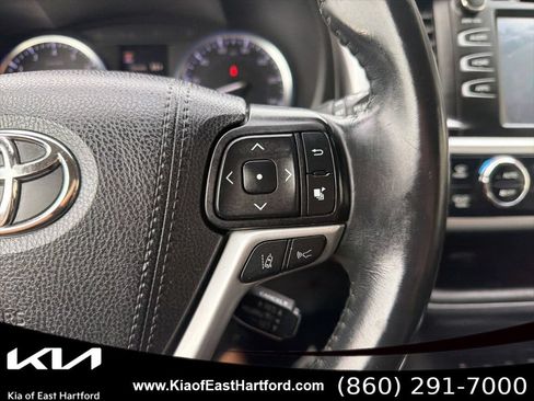 Used 2019 Toyota Highlander SE AWD/4WD image 34