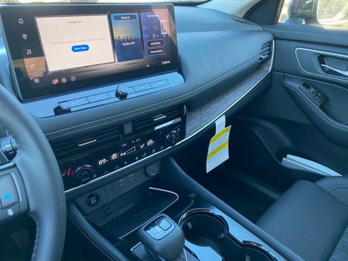 New 2026 Nissan Rogue Platinum w/ Platinum Premium Package image 17