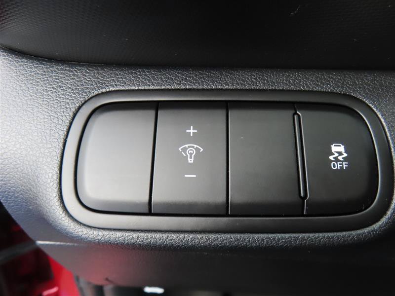 Used 2025 Hyundai Venue SEL FWD image 16