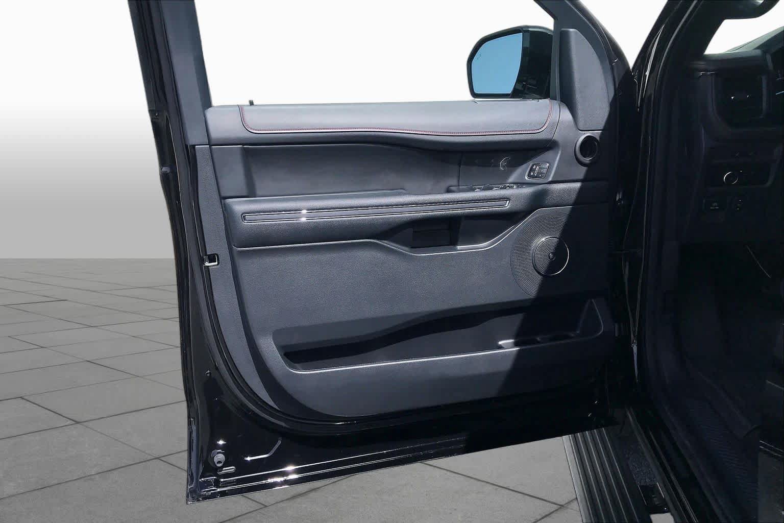 Used 2023 Ford Expedition Limited RWD image 22