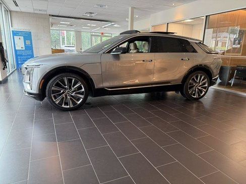 Used 2026 Cadillac Lyriq Signature Luxury w/ Nappa Leather Package AWD/4WD image 23
