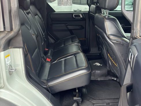 Used 2024 Ford Bronco Badlands w/ Sasquatch Package AWD/4WD image 22