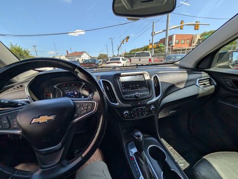 Used 2021 Chevrolet Equinox LT FWD image 21