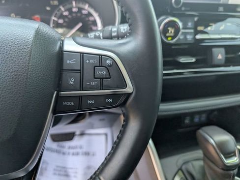 Used 2022 Toyota Highlander XSE AWD/4WD image 18