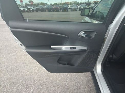 Used 2014 Dodge Journey SXT w/ Flexible Seating Group FWD image 17