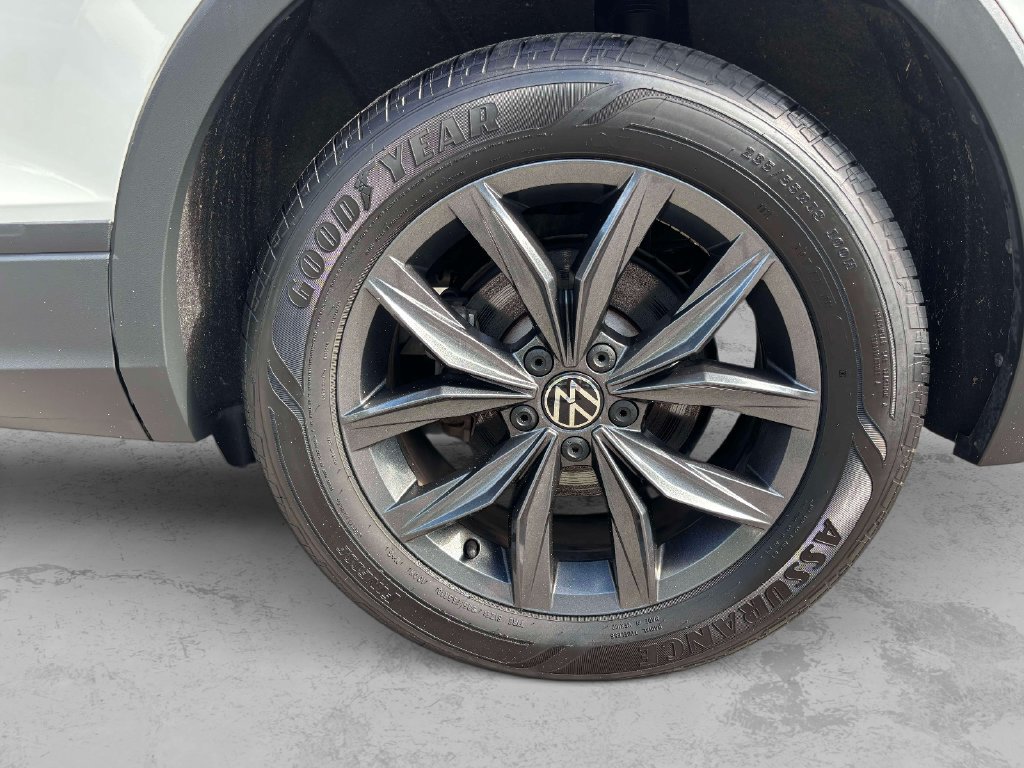 Certified 2023 Volkswagen Tiguan SE AWD/4WD image 9