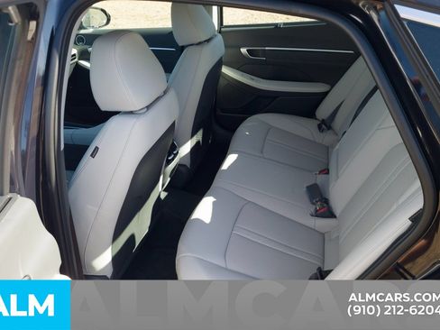 Certified 2025 Hyundai Sonata Limited FWD image 16