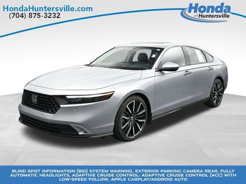 Used 2025 Honda Accord Touring image 3