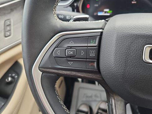 Used 2022 Jeep Grand Cherokee Limited 4xe w/ Luxury Tech Group II image 21