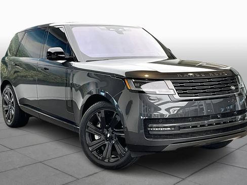 Used 2023 Land Rover Range Rover Long Wheelbase SE image 4