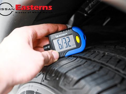 Used 2022 Nissan Rogue SV image 41