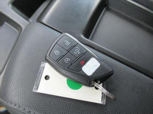 Used 2024 Chevrolet Silverado 1500 LT image 33