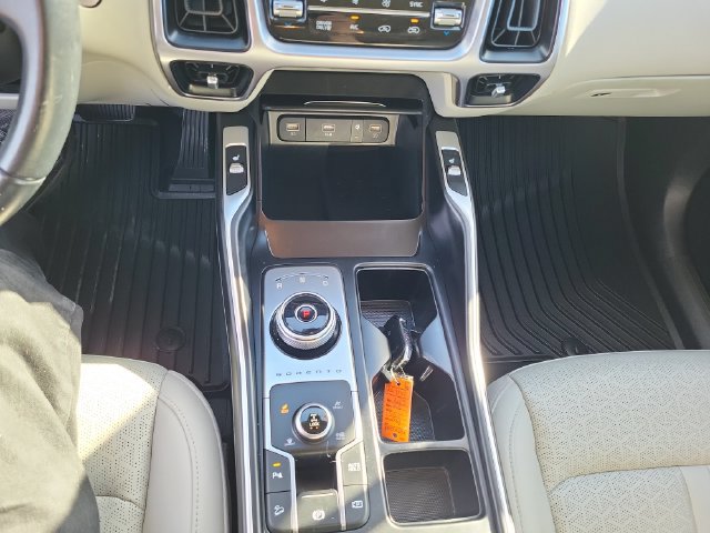 Certified 2023 Kia Sorento EX AWD/4WD image 28