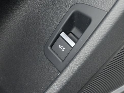 Used 2019 Audi Q8 Premium Plus w/ Premium Plus image 20