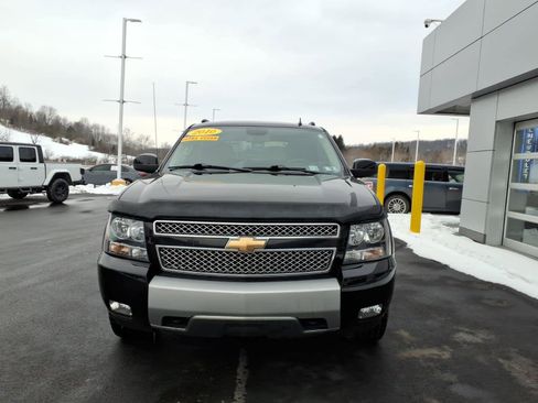 Used 2010 Chevrolet Avalanche LT w/ Luxury Package image 2