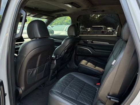 Used 2024 Kia Telluride SX Prestige X-Pro AWD/4WD image 11