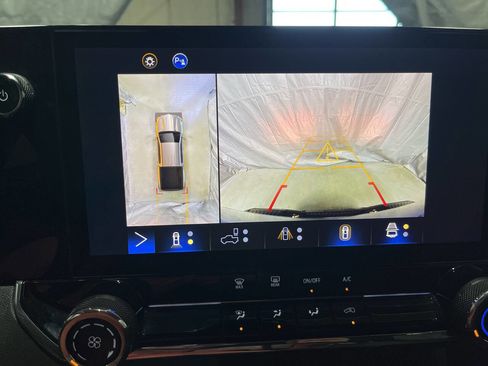 Used 2024 Chevrolet Colorado Trail Boss w/ Technology Package image 20