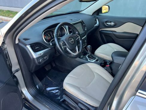 Used 2016 Jeep Cherokee Latitude w/ Cold Weather Group image 13