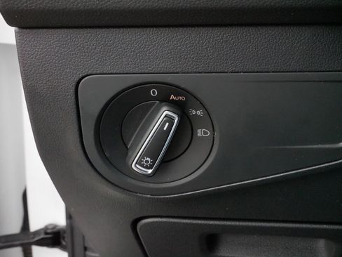 Certified 2024 Volkswagen Tiguan SE w/ Panoramic Sunroof Package image 27