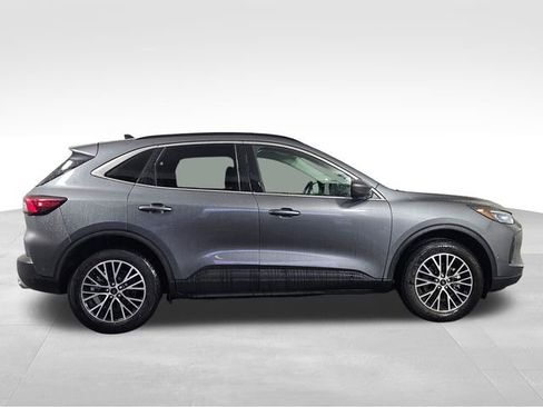 Used 2024 Ford Escape SE w/ PHEV Premium Package image 8