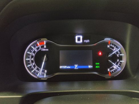 Used 2018 Honda Pilot Touring image 23