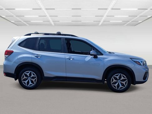 Used 2019 Subaru Forester Premium image 6