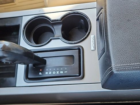 Used 2017 Ford Expedition XLT RWD image 23