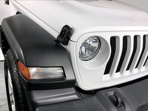 Used 2023 Jeep Wrangler Sport AWD/4WD image 25