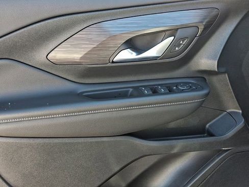 Used 2024 GMC Terrain SLE image 17