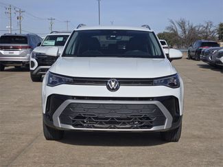 Used 2025 Volkswagen Taos SE video 2