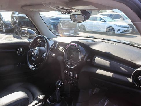 Used 2019 MINI Cooper 2-Door Hardtop w/ Signature Upholstery Package FWD image 19