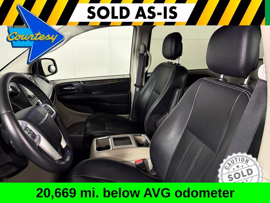 Used 2014 Chrysler Town & Country Touring FWD image 15