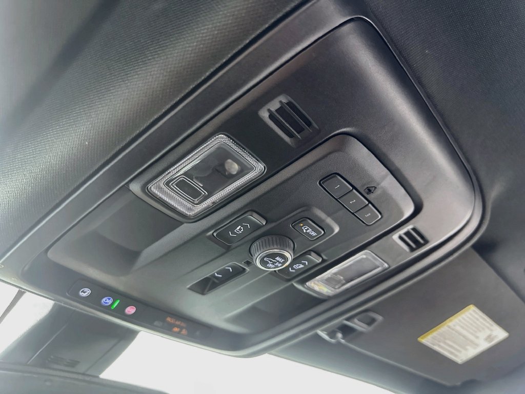Used 2022 GMC Yukon Denali AWD/4WD image 38