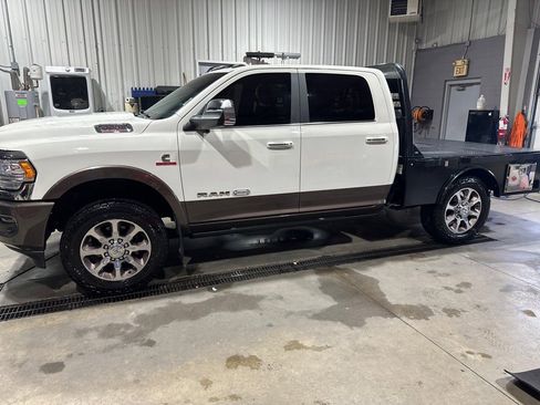 Used 2022 RAM 3500 Limited image 4
