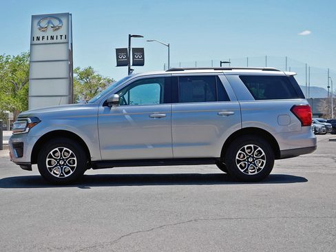 Used 2024 Ford Expedition XLT AWD/4WD image 5