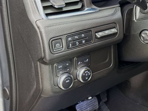 Used 2023 GMC Yukon XL Denali AWD/4WD image 10
