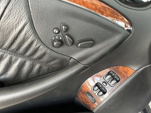 Used 2007 Mercedes-Benz CLK 550 Cabriolet image 11