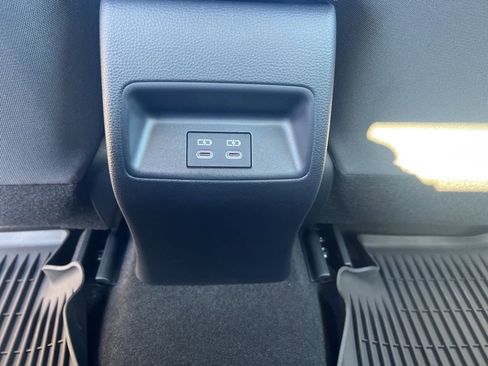 Used 2025 Toyota Corolla LE image 30