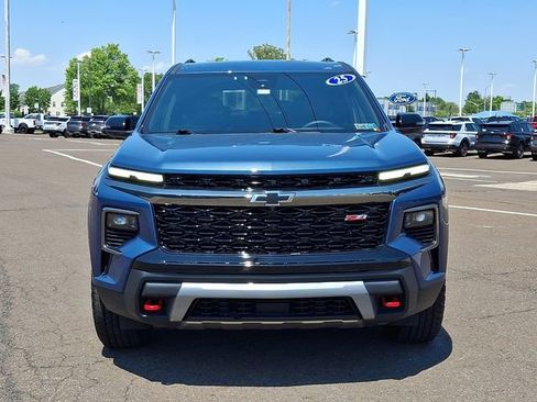 Used 2025 Chevrolet Traverse Z71 w/ Driver Confidence Package AWD/4WD image 2