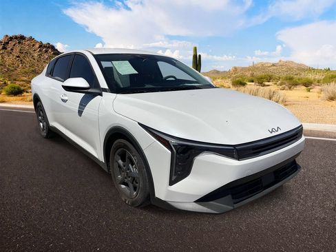 Certified 2025 Kia K4 FWD image 1