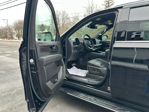 Certified 2025 Chevrolet Suburban Premier image 10