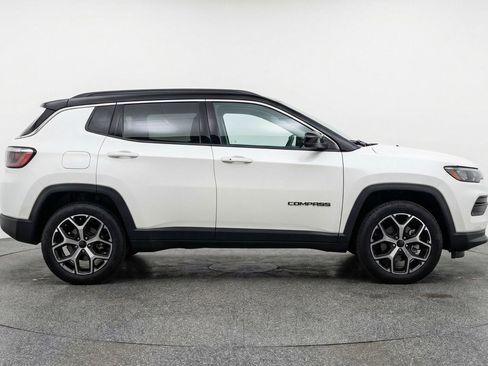 Used 2025 Jeep Compass Limited AWD/4WD image 11
