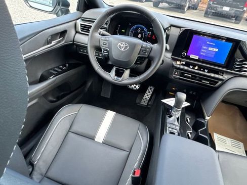 New 2026 Toyota Camry SE FWD image 17